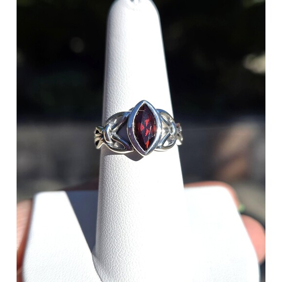 Celtic Knotwork Garnet Sterling Silver Ring, Size 7 - Picture 3 of 5